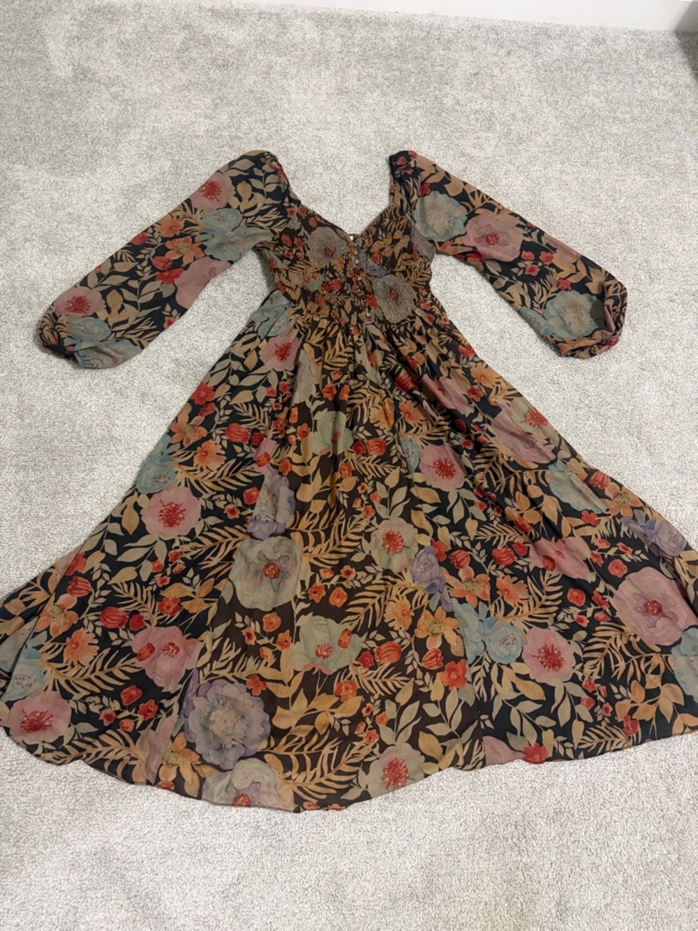 Promesa Peaceful Petals Smocked Floral Midi
Peasant Dress